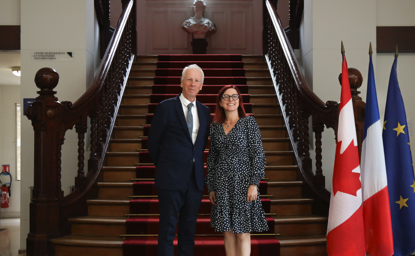 S.E. Stéphane Dion, Ambassadeur du Canada en France, et Maryvonne Le Brignonen